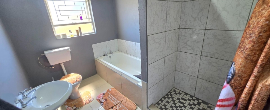 2 Bedroom Property for Sale in Franskraal Western Cape
